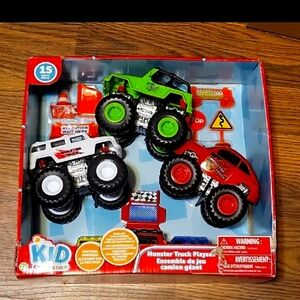 Kid Connection Monster Truck Play Set 3 Trucks With 3 Replacement Body 15pcs